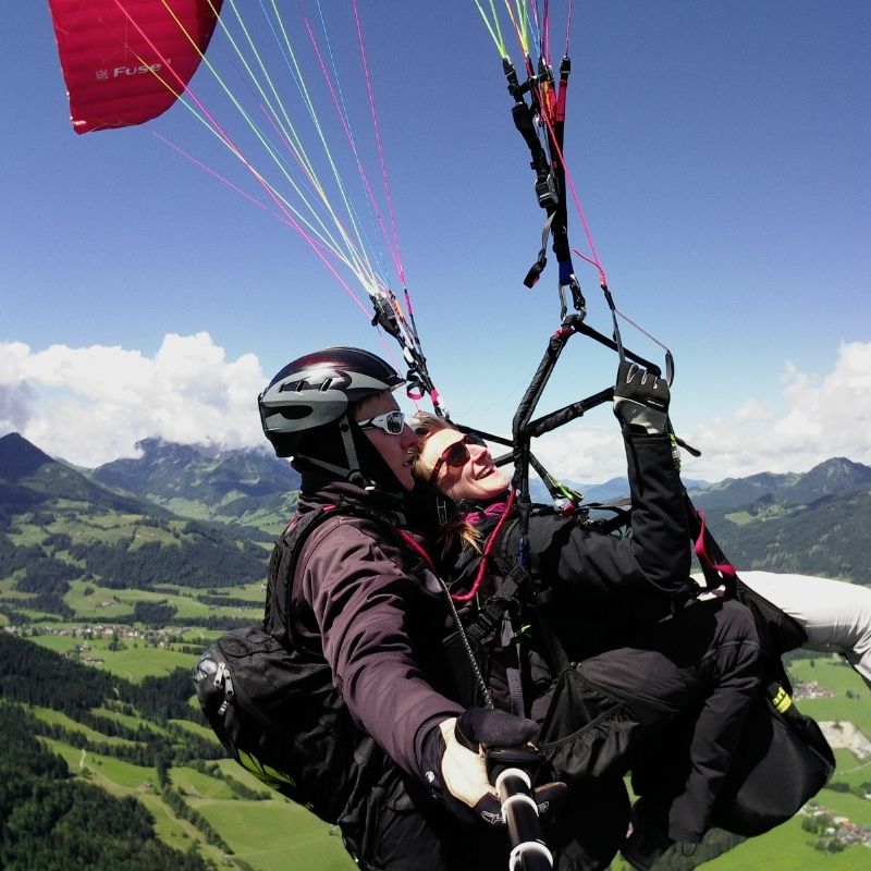 Tandemflug über den Chiemgauer Alpen mit Blick Richtung Tirol