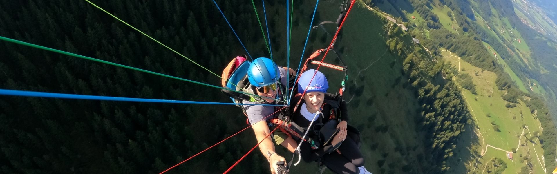 Tandemfliegen im Chiemgau mit professionellem Gleitschirmpiloten