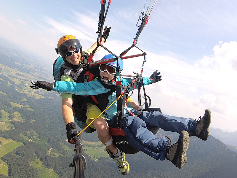 Paragliding Pilot Christoph Burger - Tandemflüge im Chiemgau am Chiemsee 