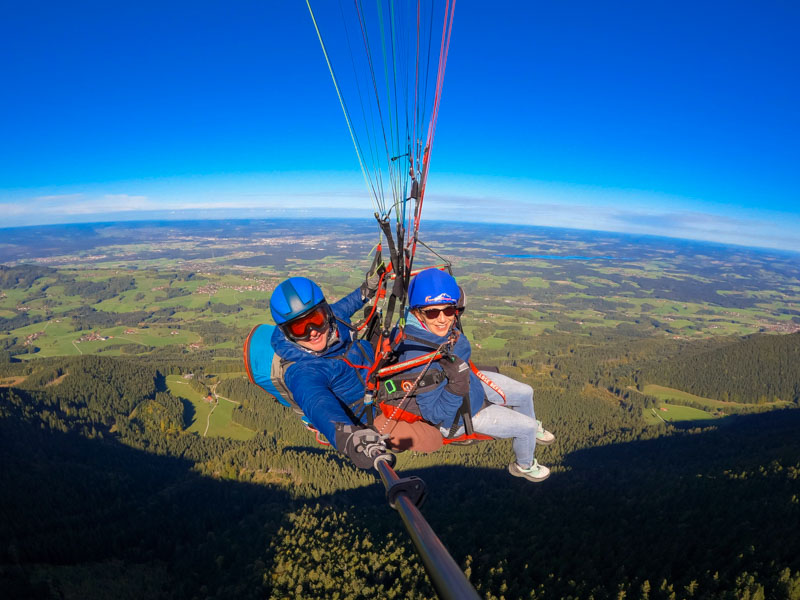 Gleitschirm Tandemfliegen Paragliding buchen im Chiemgau